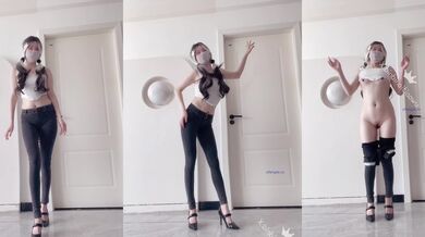 ❣️推荐❣️推特极品嫩妹【冰冰爱跳舞】收费私拍第二弹，各式各样情趣丝袜装裸舞 (15)